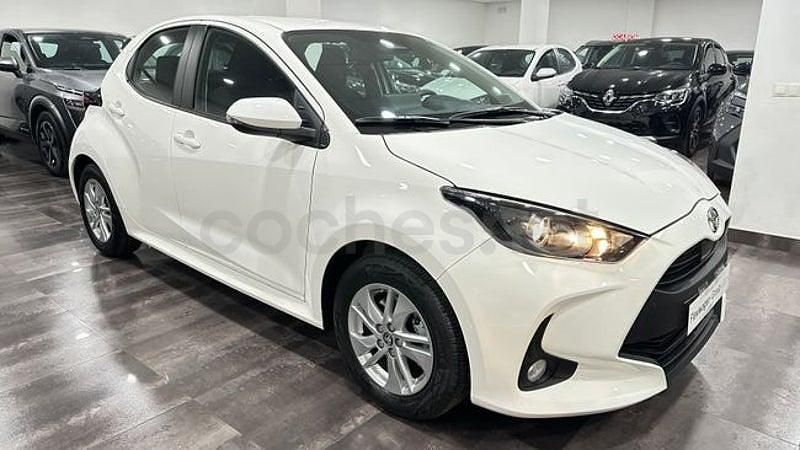 Nuevo Toyota Yaris Hybrid Business Edition 116 CV (85 kW) 2025 Blanco Berlina