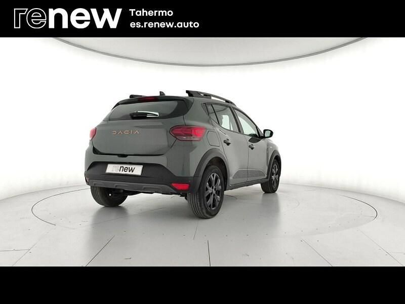 Usado Dacia Sandero Extreme 101 CV (74 kW) 2025 Verde oscuro Berlina