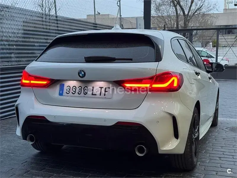 Usado BMW 118 150 CV (110 kW) 2021 Blanco Berlina