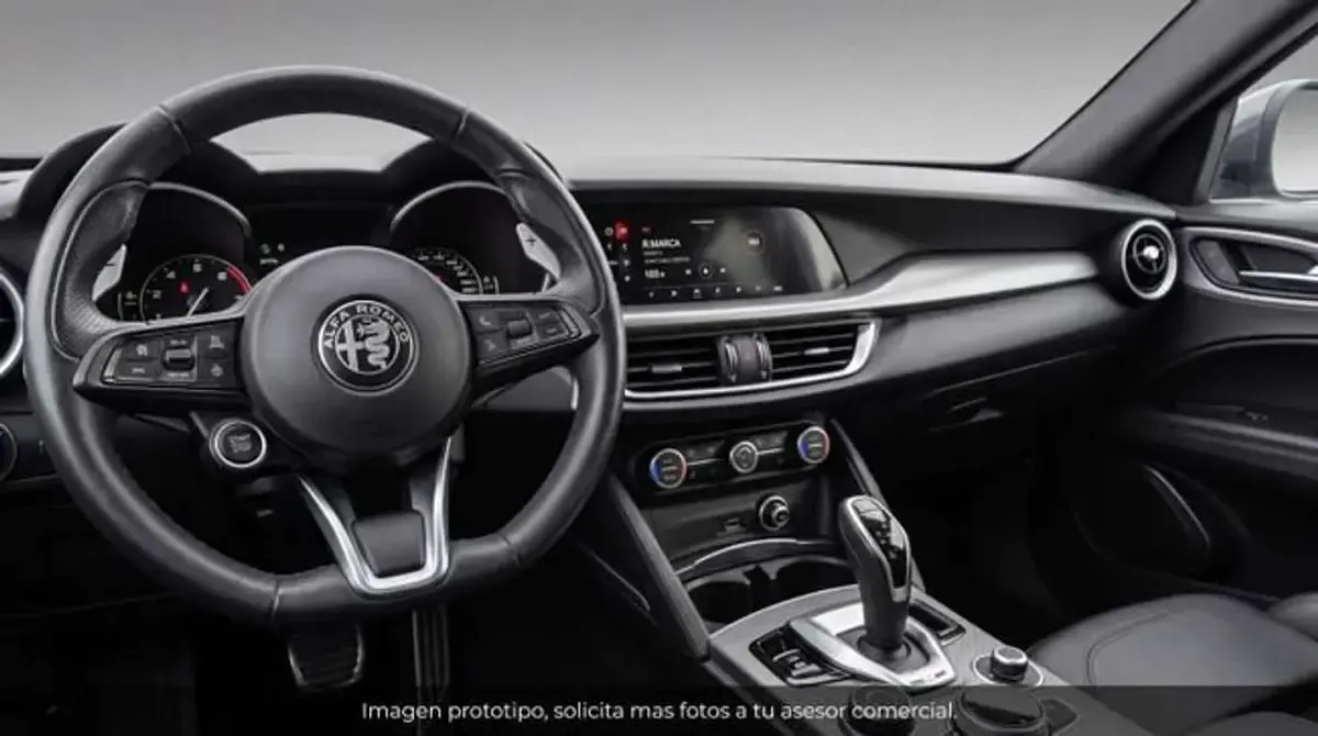 Usado Alfa Romeo Stelvio Veloce 209 CV (153 kW) 2023 Gris SUV