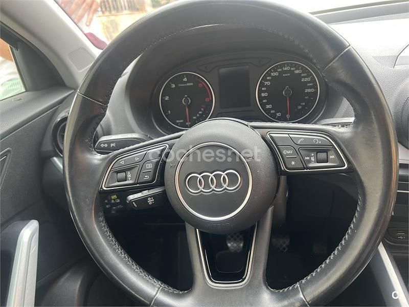 Usado Audi Q2 Sport 116 CV (85 kW) 2018 Gris / plata SUV