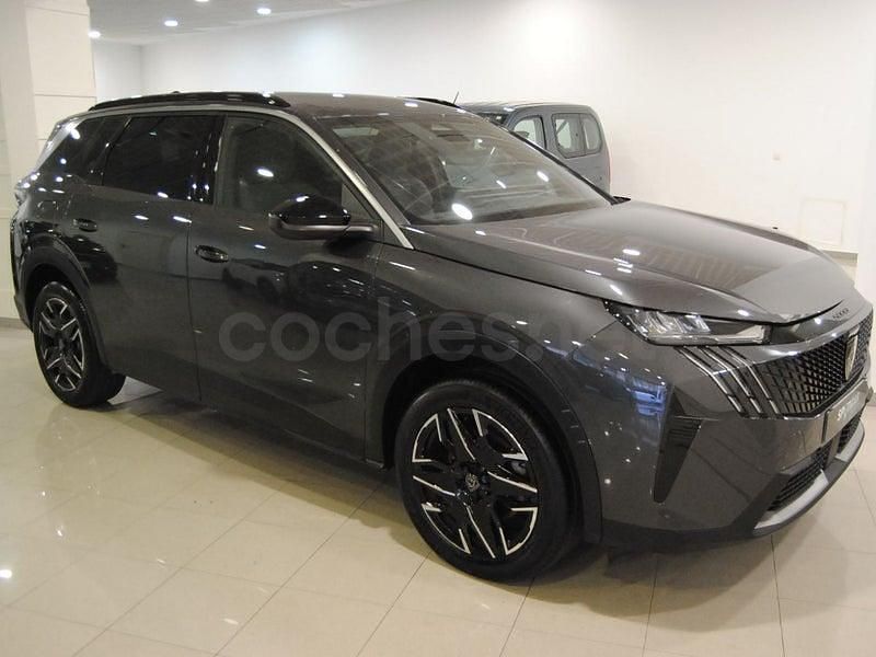 Usado Peugeot 5008 Allure 136 CV (100 kW) 2025 Gris / plata SUV