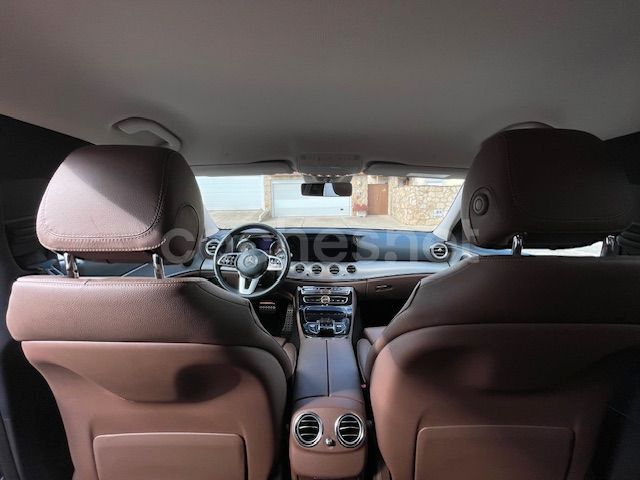 Usado Mercedes E220 194 CV (142 kW) 2018 Gris / plata Berlina