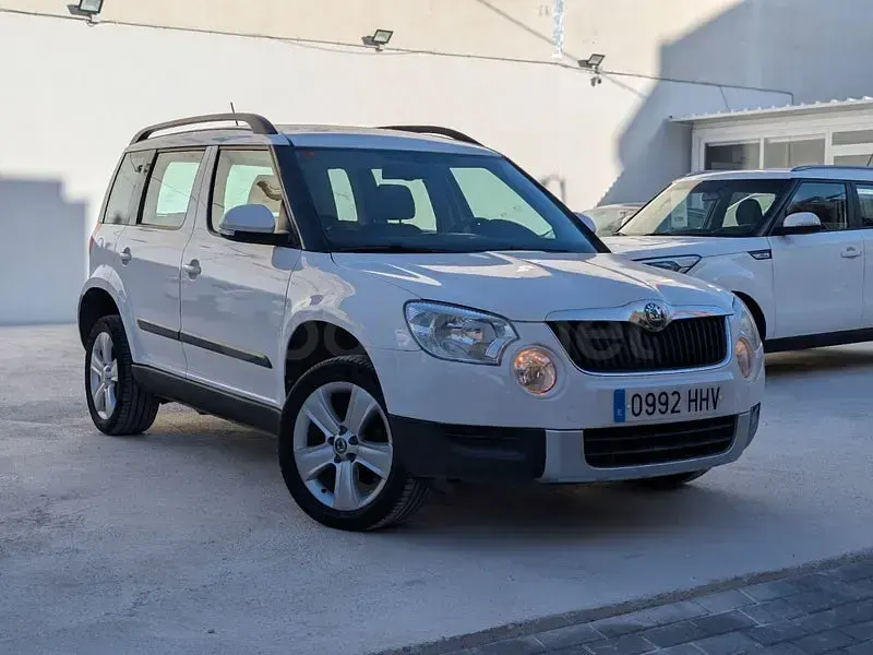 Usado Skoda Yeti Ambition 105 CV (77 kW) 2012 Blanco SUV