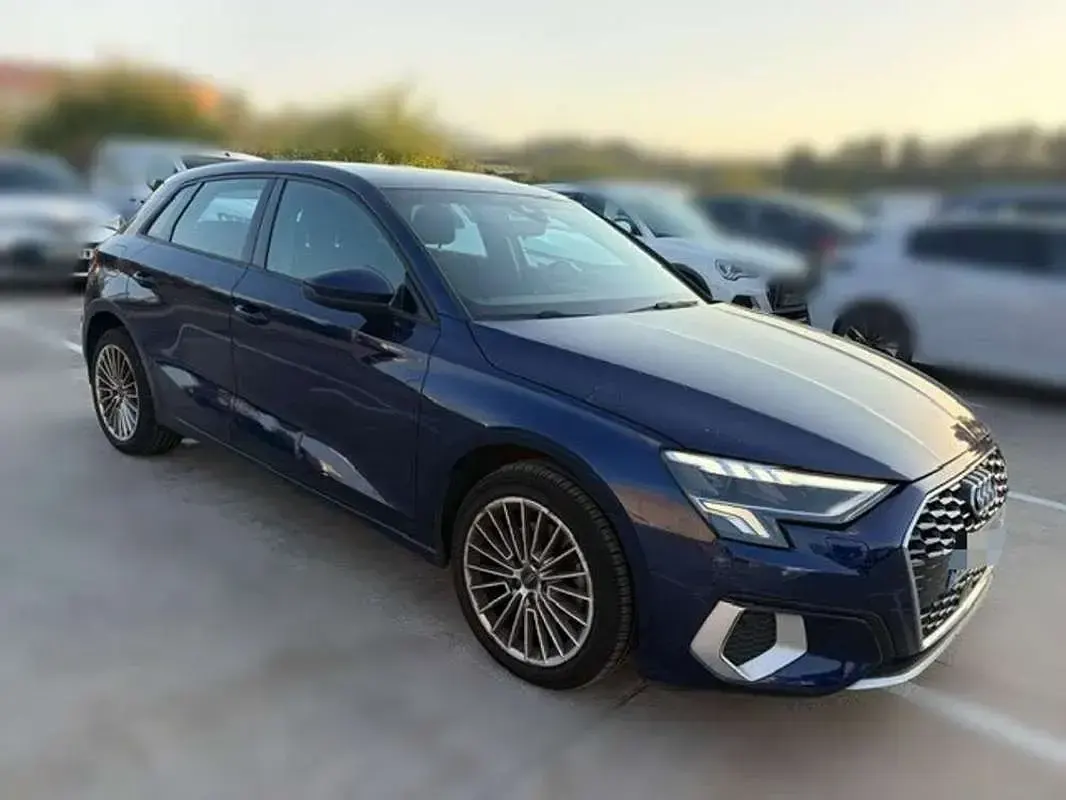 Usado Audi A3 Sportback Advanced 116 CV (85 kW) 2023 Azul Utilitario