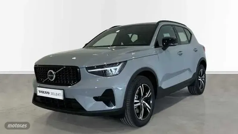 Nuevo Volvo XC40 Plus 163 CV (119 kW) 2026 Gris SUV