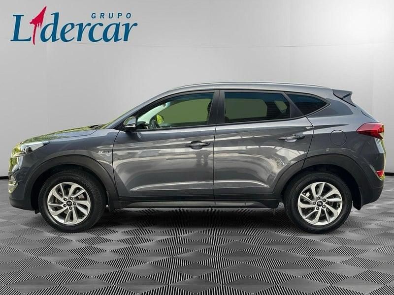 Usado Hyundai Tucson 131 CV (96 kW) 2016 Gris / plata SUV