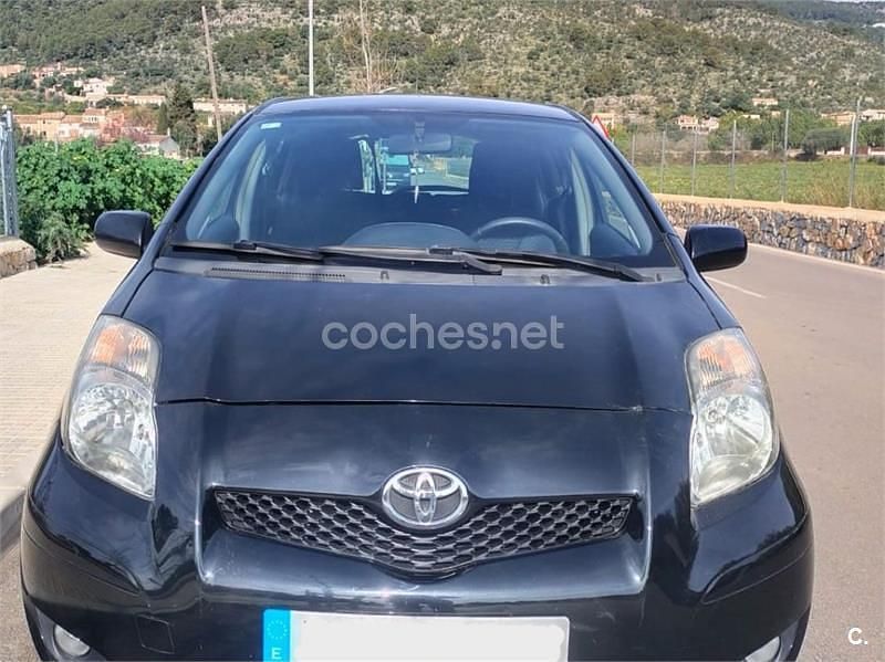 Usado Toyota Yaris 101 CV (74 kW) 2009 Negro Utilitario