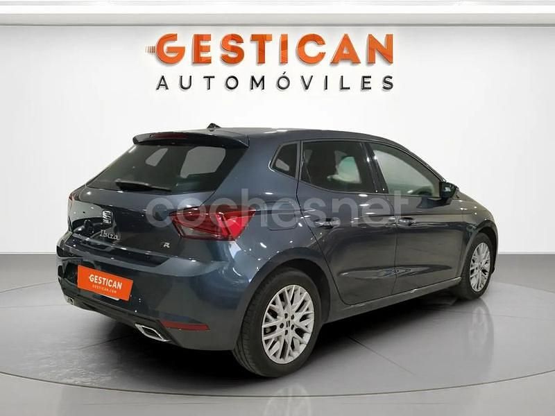 Usado Seat Ibiza FR 115 CV (84 kW) 2025 Gris / plata Berlina