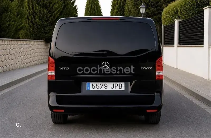 Käytetty Mercedes V220 Marco Polo 163 HP (119 kW) 2016 Musta Tila-auto