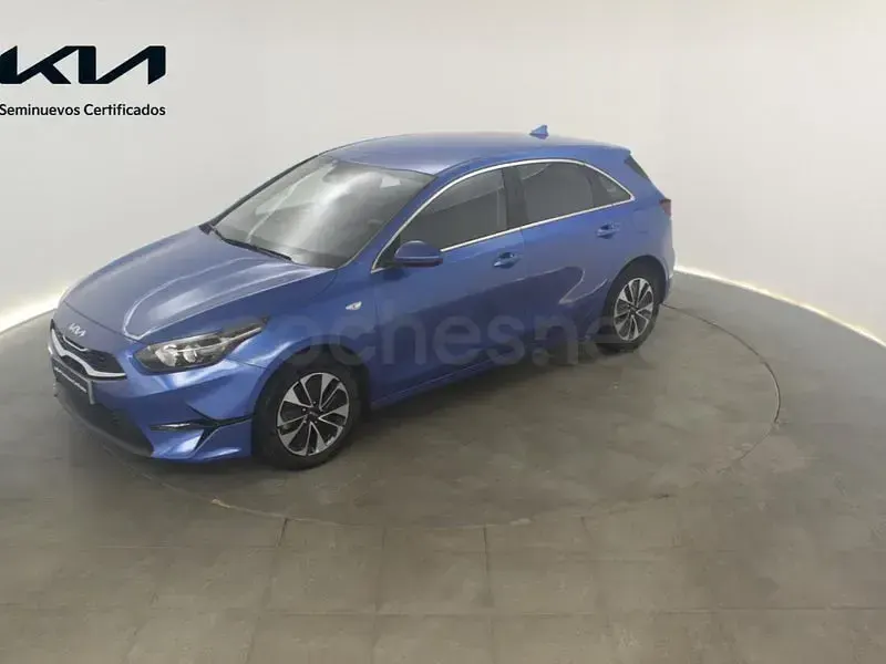 Usado Kia Ceed 100 CV (73 kW) 2025 Azul Utilitario