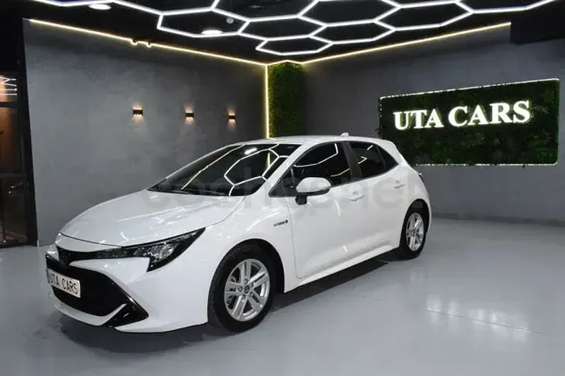 Usado Toyota Corolla Active 122 CV (89 kW) 2020 Blanco Berlina