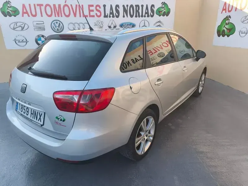 Usado Seat Ibiza I-Tech 105 CV (77 kW) 2013 Gris / plata Berlina