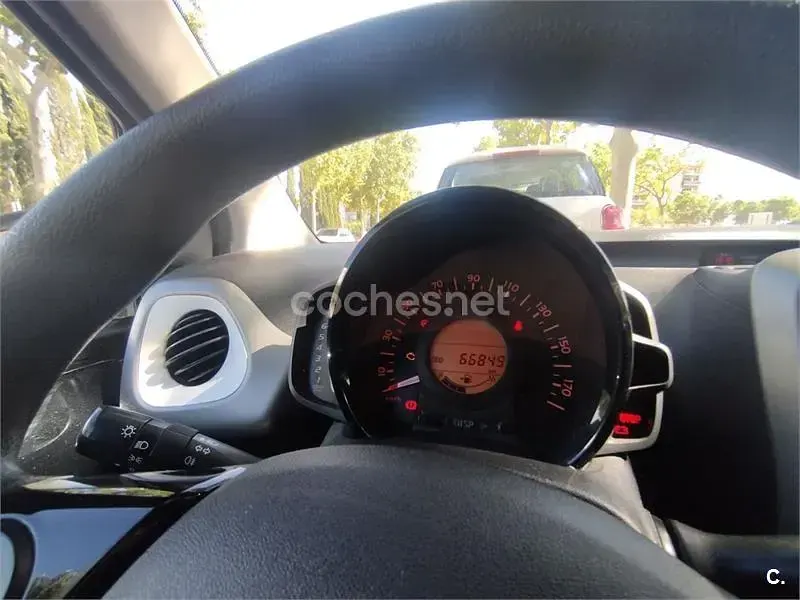Usado Citroën C1 Feel 82 CV (60 kW) 2017 Negro Utilitario