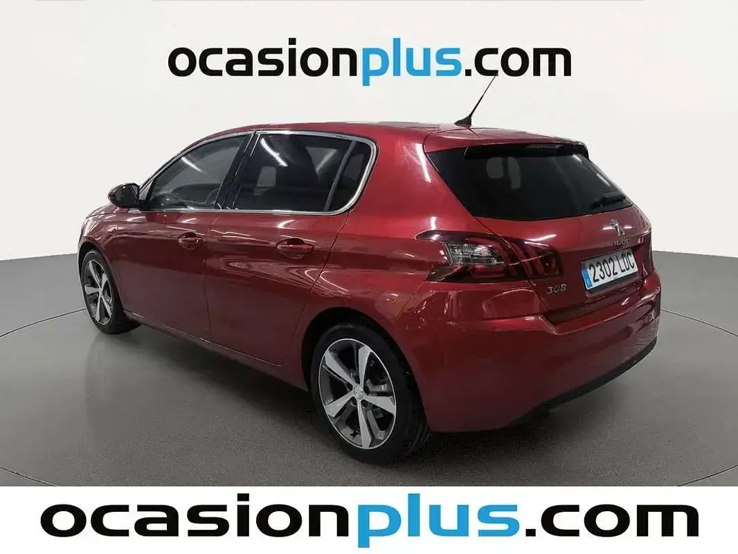Usado Peugeot 308 Allure 110 CV (80 kW) 2019 Rojo Utilitario