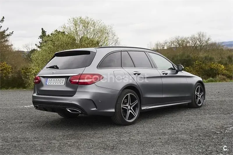 Usado Mercedes C250 AMG line 204 CV (150 kW) 2016 Gris / plata Familiar