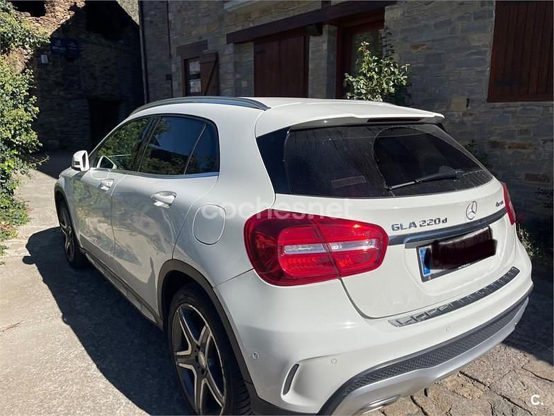 Blanco Usado 2015 Mercedes GLA220 AMG line SUV | 19.900 € (Caro) - Imagen 1/4