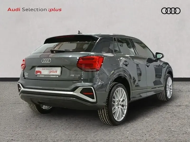 Usado Audi Q2 Ambiente 150 CV (110 kW) 2025 Gris / plata SUV