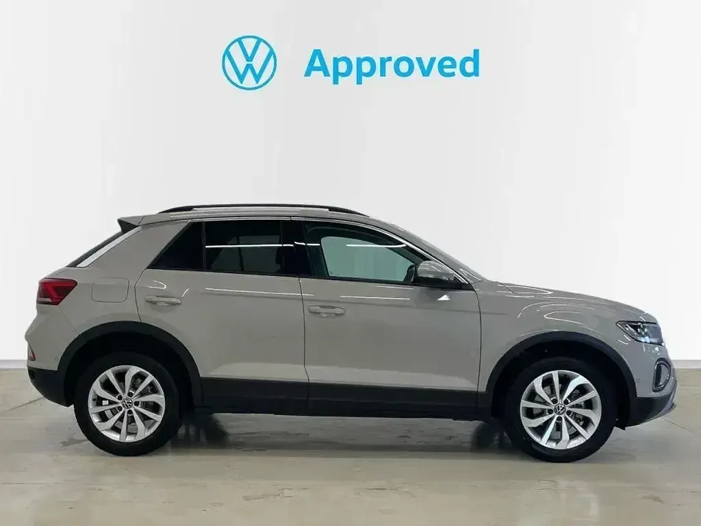 Usado VW T-Roc 115 CV (84 kW) 2025 Gris SUV