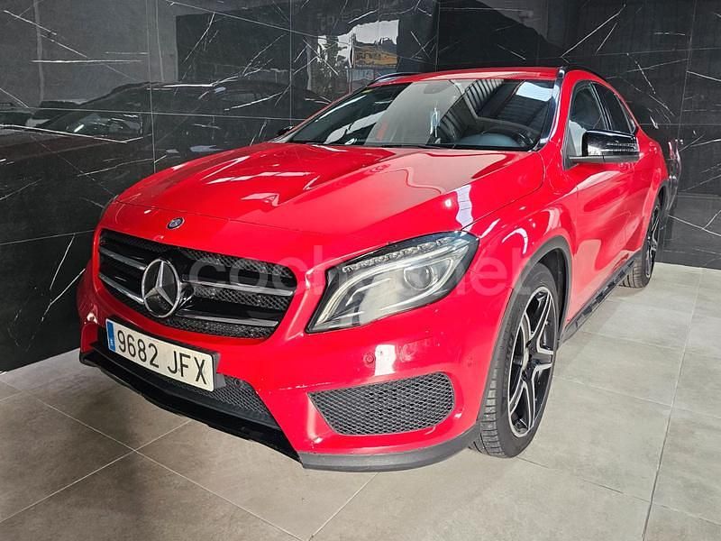 Rojo Usado 2015 Mercedes GLA220 AMG line SUV | 18.999 € (Caro) - Imagen 1/4
