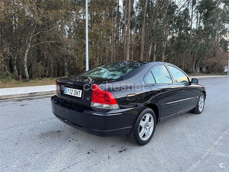 Usado Volvo S60 Summum 163 CV (119 kW) 2005 Negro Berlina