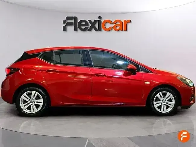 Usado Opel Astra Business Elegance 130 CV (95 kW) 2020 Rojo Berlina