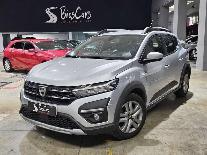 Gris Usado 2021 Dacia Sandero Essentiel Utilitario | 11.499 € (Precio justo) - Imagen 1/4