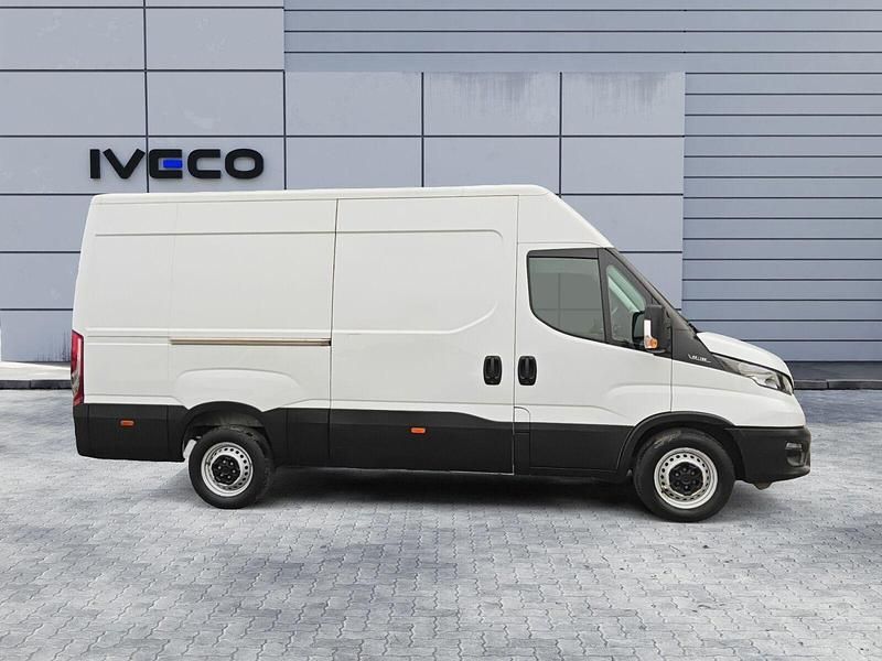 Usado Iveco Daily 156 CV (114 kW) 2023 Blanco Van