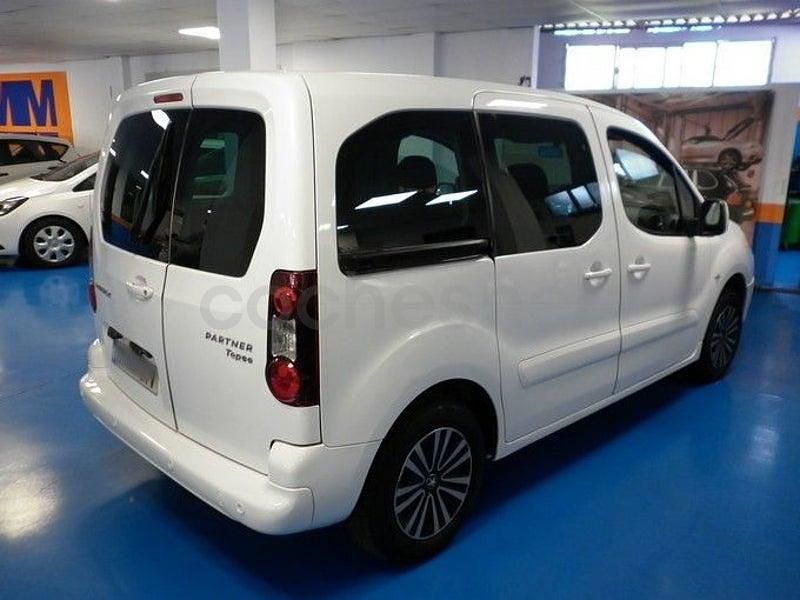 Usado Peugeot Partner Tepee Active 100 CV (73 kW) 2016 Blanco Monovolumen