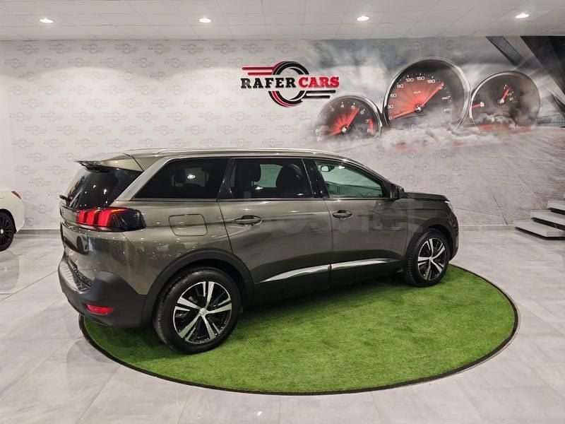 Usado Peugeot 5008 Active 130 CV (95 kW) 2019 Verde SUV