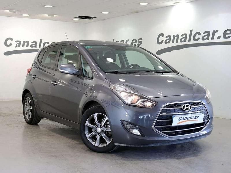 Usado Hyundai ix20 90 CV (66 kW) 2016 Plata Utilitario