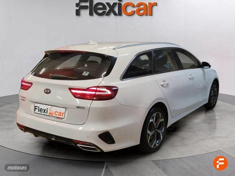 Usado Kia Ceed GT-Line 141 CV (103 kW) 2021 Blanco Utilitario