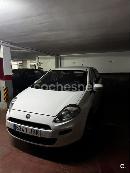 Usado Fiat Punto Pop 75 CV (55 kW) 2014 Blanco Berlina