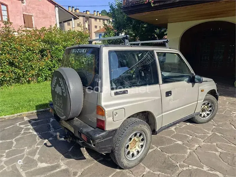 Usado Suzuki Vitara 90 CV (66 kW) 2004 Beige SUV