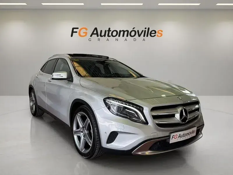 Usado Mercedes GLA220 AMG line 170 CV (125 kW) 2014 Gris / plata SUV