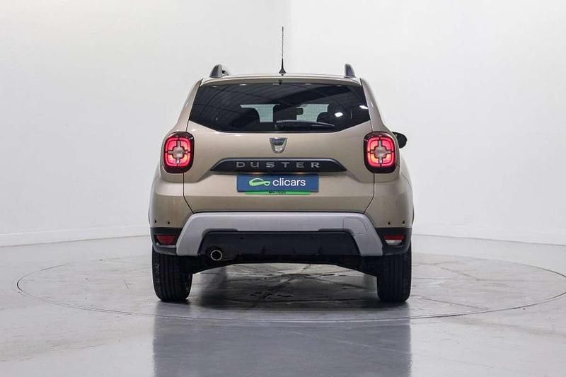 Usado Dacia Duster 102 CV (75 kW) 2021 Plateado SUV