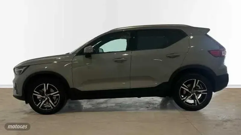 Nuevo Volvo XC40 Core 163 CV (119 kW) 2026 Gris SUV