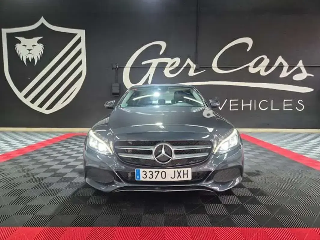Usado Mercedes C220 Edition 170 HP (125 kW) 2017 Cinzento Sedan