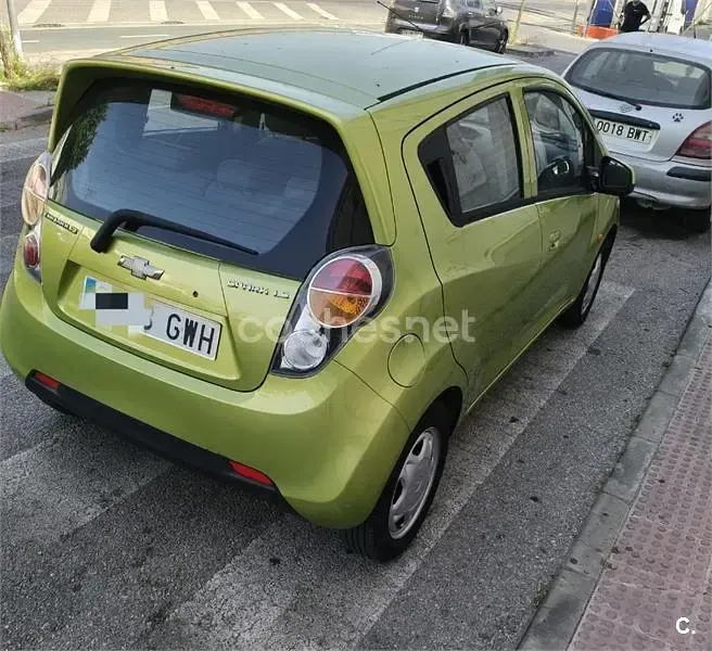 Usado Chevrolet Spark 68 CV (50 kW) 2010 Verde Utilitario