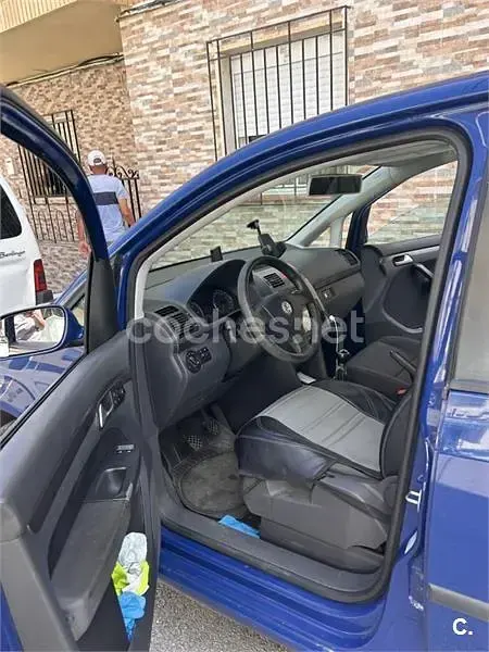 Usado VW Touran Advance 140 CV (102 kW) 2007 Azul Monovolumen