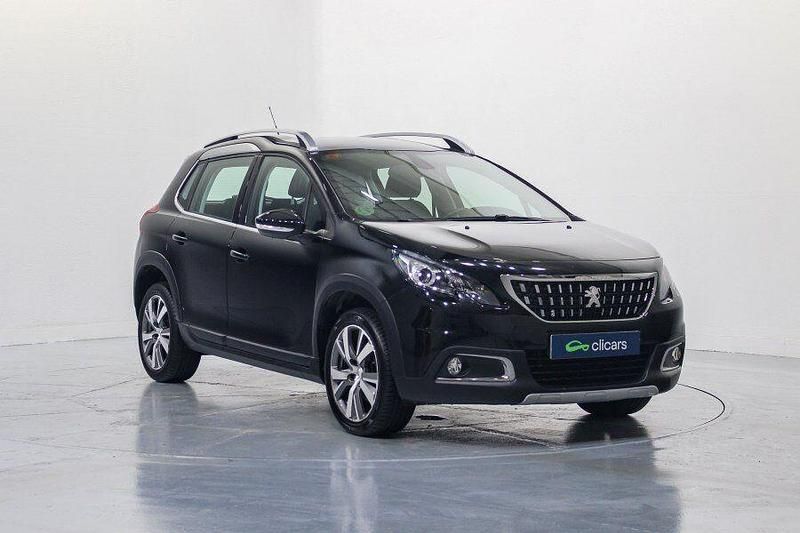 Usado Peugeot 2008 Allure 130 CV (95 kW) 2019 Negro SUV