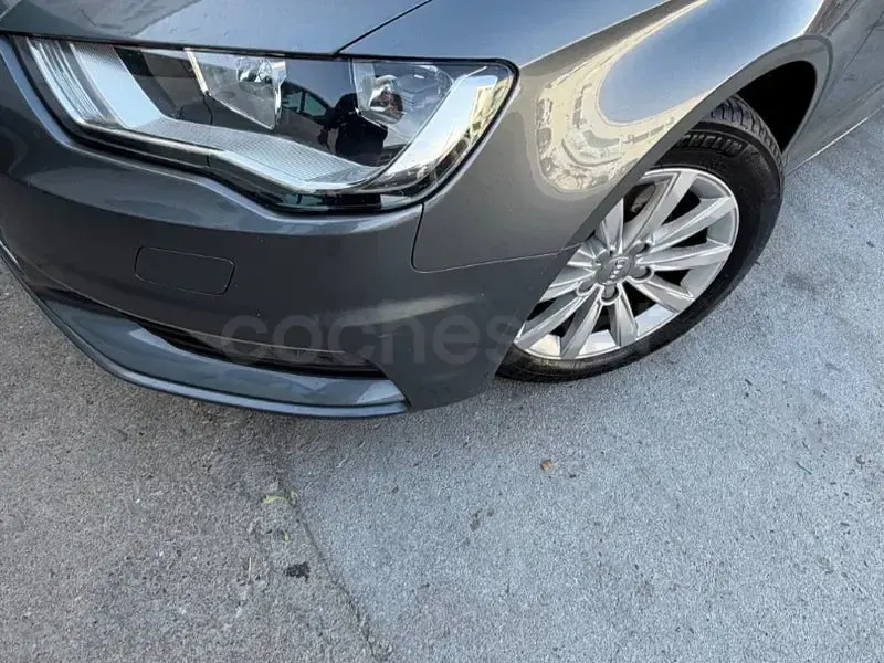 Usado Audi A3 110 CV (80 kW) 2015 Gris / plata Berlina