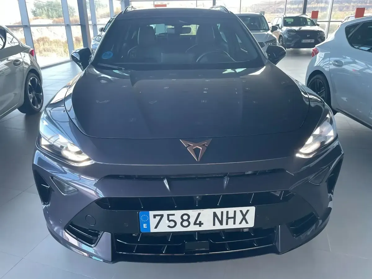 Usado Cupra Formentor VZ 272 CV (200 kW) 2025 Marrón SUV