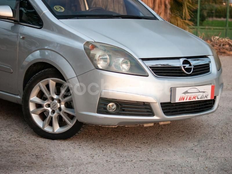 Usado Opel Zafira Enjoy 120 CV (88 kW) 2006 Gris / plata Monovolumen