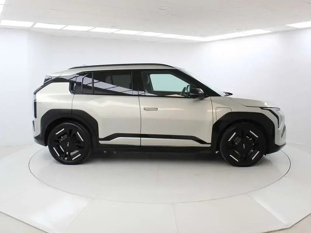 Usado Kia EV3 GT-Line 150 kW (204 CV) 2025 Plateado SUV