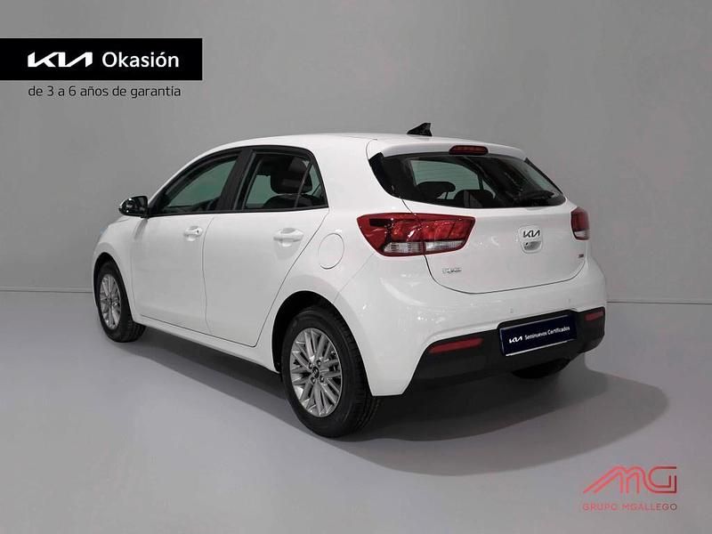 Usado Kia Rio 84 CV (61 kW) 2023 Otro Berlina