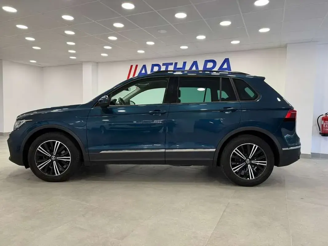 Usado VW Tiguan Life 150 CV (110 kW) 2021 Azul SUV