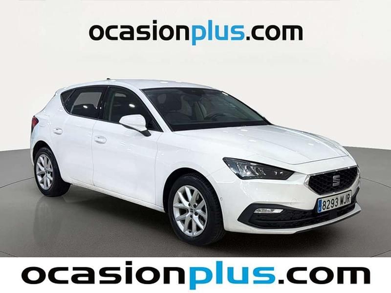 Usado Seat Leon Style 116 CV (85 kW) 2023 Blanco Utilitario