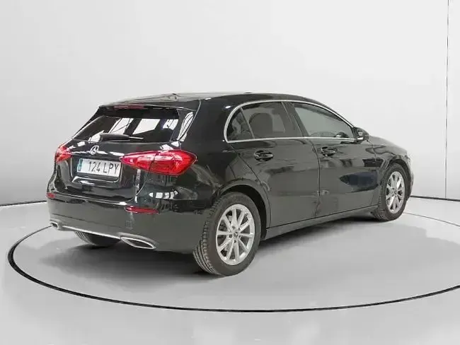 Usado Mercedes A180 116 CV (85 kW) 2020 Negro Berlina