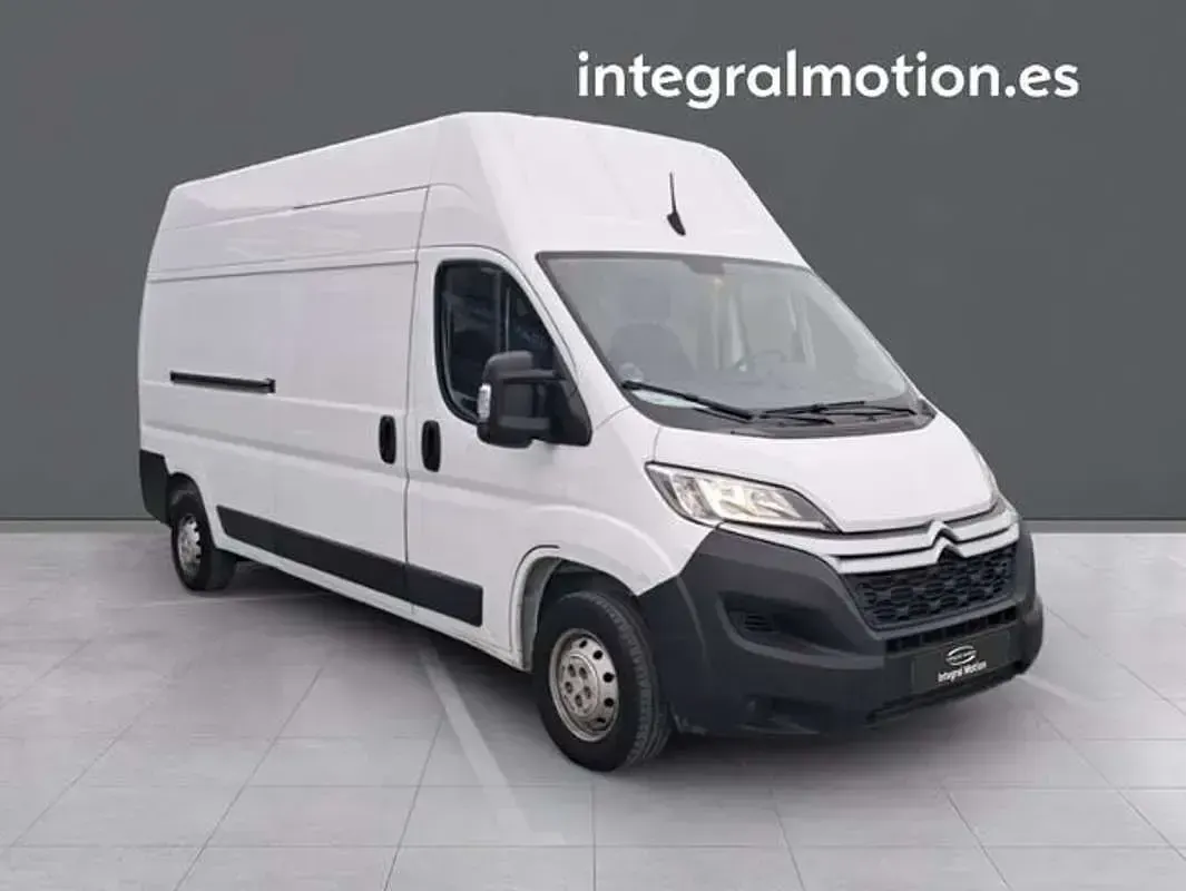 Usado Citroën Jumper 140 CV (102 kW) 2023 Blanco Monovolumen